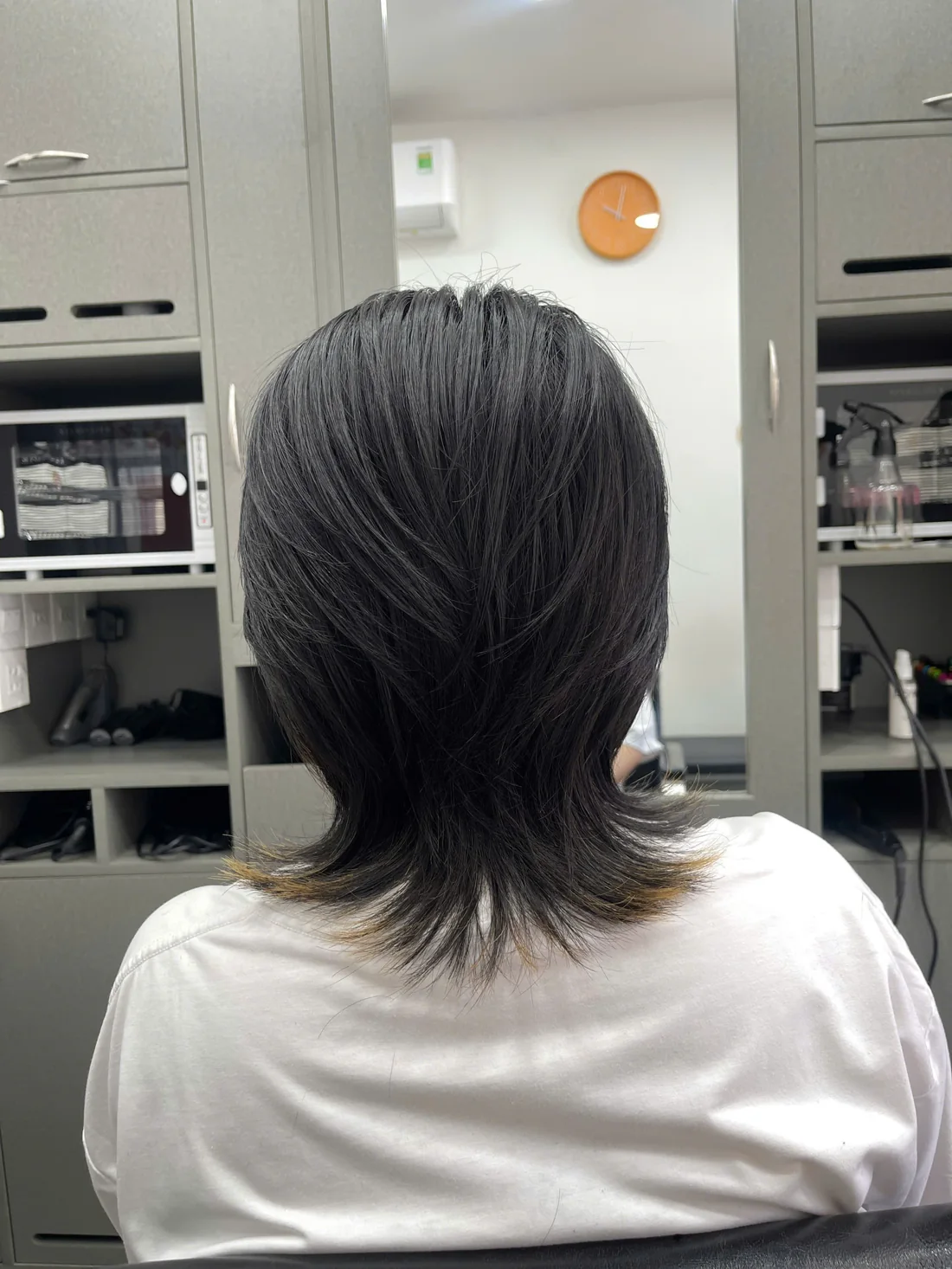 Tóc nữ layer ngắn nhìn từ phía sau